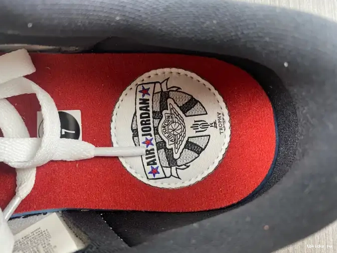Reps TB BLACK' LOW ROOM 1 X JORDAN AIR 'RED OG TROPHY FN0432-017 0517